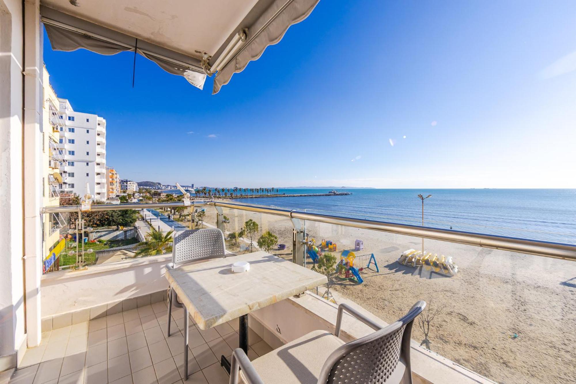 The Beachfront Apartment Durres Exterior photo