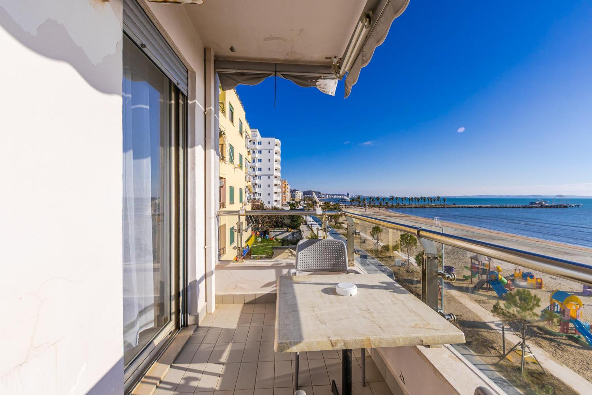 The Beachfront Apartment Durres Exterior photo